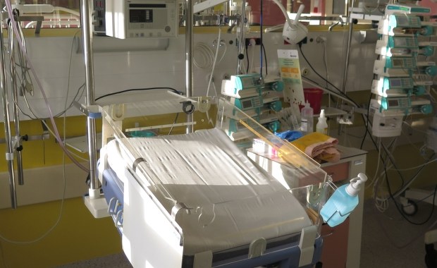 Tylko co 5. szpital chce pomóc w ustaleniu nowych wycen opieki nad noworodkami