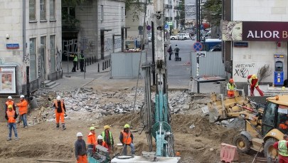 Tylko część rodzin wróciła do domów po katastrofie na budowie metra