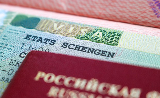 Tylko jeden wjazd do Europy? UE drastycznie zaostrza zasady wizowe dla Rosjan