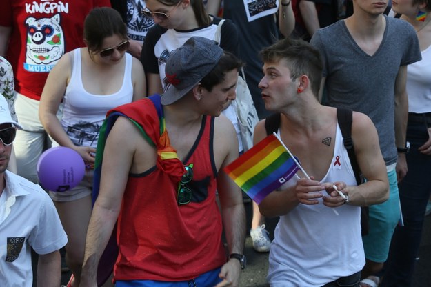 Tylko kilkaset par jednopłciowych rocznie chciałoby w Polsce zalegalizować swój związek /Tomasz Gzell /PAP