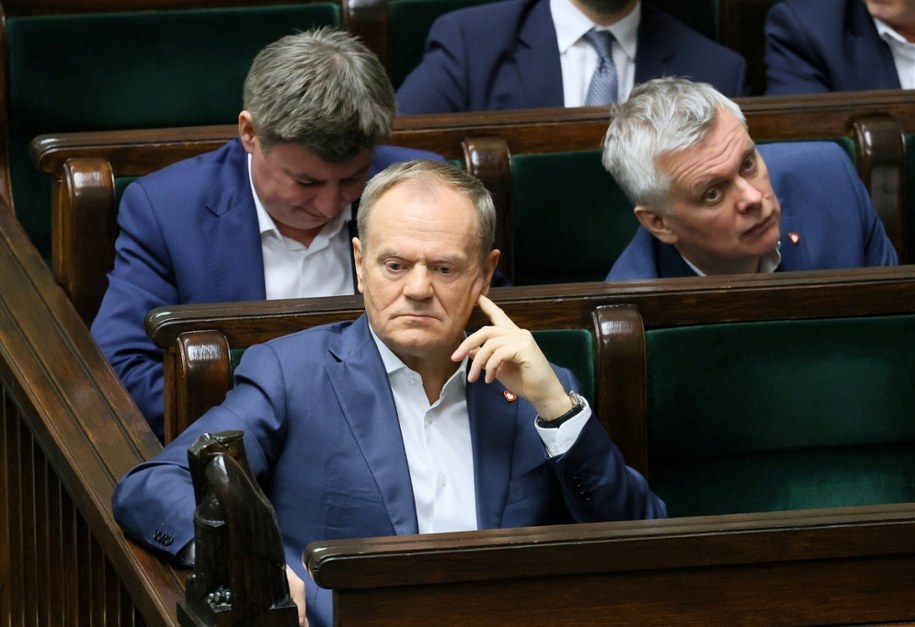 Tylko niespełna jedna trzecia Polaków jest zadowolona z dotychczasowych działań rządu Donalda Tuska /Adam Burakowski /East News