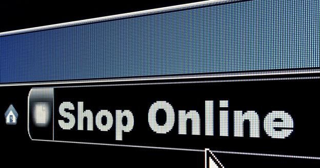 Tylko ok. 2 proc. Polaków robi zakupy w sklepach internetowych z innych krajów UE /&copy; Panthermedia