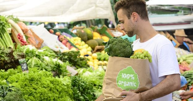 Tylko specjalne oznakowanie produktu daje gwarancję jego ekologicznego pochodzenia /&copy;123RF/PICSEL