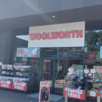 Tylko teraz! Woolworth obniżył ceny walizek – idealne pod bagaż podręczny