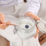 nasiona Chia Tym lekkim deserem zastąpisz słodycze. Syci na długo i pomaga kontrolować apetyt