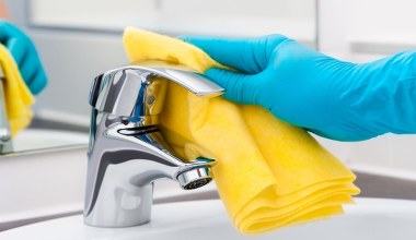 Tym płynem wyczyścisz pół domu. Okna i krany będą jak nowe