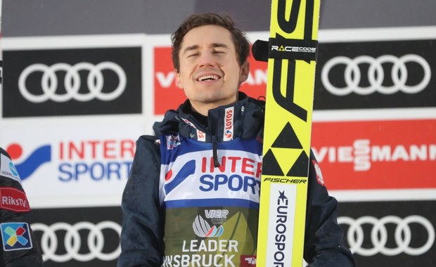 Tym razem Kamil Stoch zaśpiewał Mazurka Dąbrowskiego