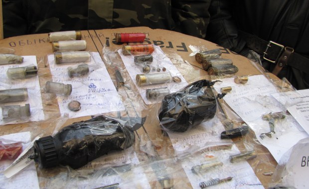 Tym strzelają do demonstrantów w Kijowie