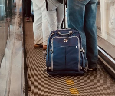 Tymczasowy paszport na ratunek spóźnialskim. Dla kogo, gdzie wyrobić i ile kosztuje? 