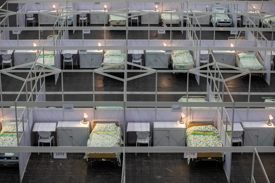 Tymczasowy szpital dla chorych na Covid-19 w Hongkongu /JEROME FAVRE /PAP/EPA
