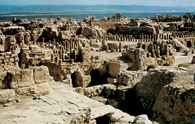 Tyr, ruiny term rzymskich z I w. p.n.e. /Encyklopedia Internautica