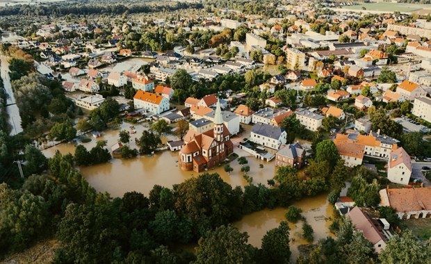 Tysiąc ton opału dla powodzian z Lewina Brzeskiego