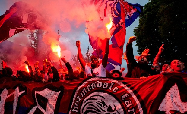 Tysiące angielskich kibiców opanują Kraków. Prezes Wisły: „Jesteśmy przygotowani”