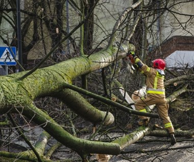 Tysiące interwencji w Polsce. Strażacy nie nadążają z pracą