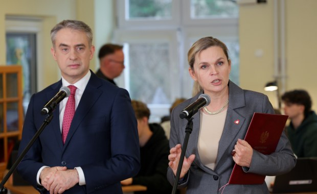 Tysiące laptopów dla szkół. Nowacka ogłasza rewolucję