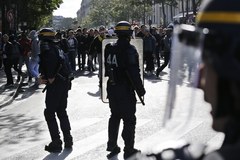 Tysiące licealistów protestowały w Paryżu