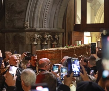 Tysiące ludzi na pogrzebie wokalisty The Pogues. Żegnały go tłumy i wielkie gwiazdy