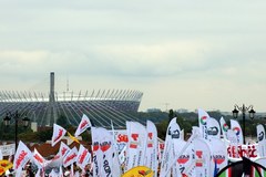 Tysiące ludzi przyszło posłuchać przemówień związkowców: