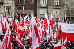 Tysiące ludzi w "Marszu w Obronie Demokracji i Wolności Mediów"