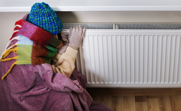 Tysiące mieszkańców bez wody i ciepła. Mrozy sparaliżowały Polskę