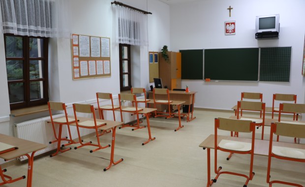 Tysiące nauczycieli nie wróciły po wakacjach do szkół. Boją się koronawirusa?