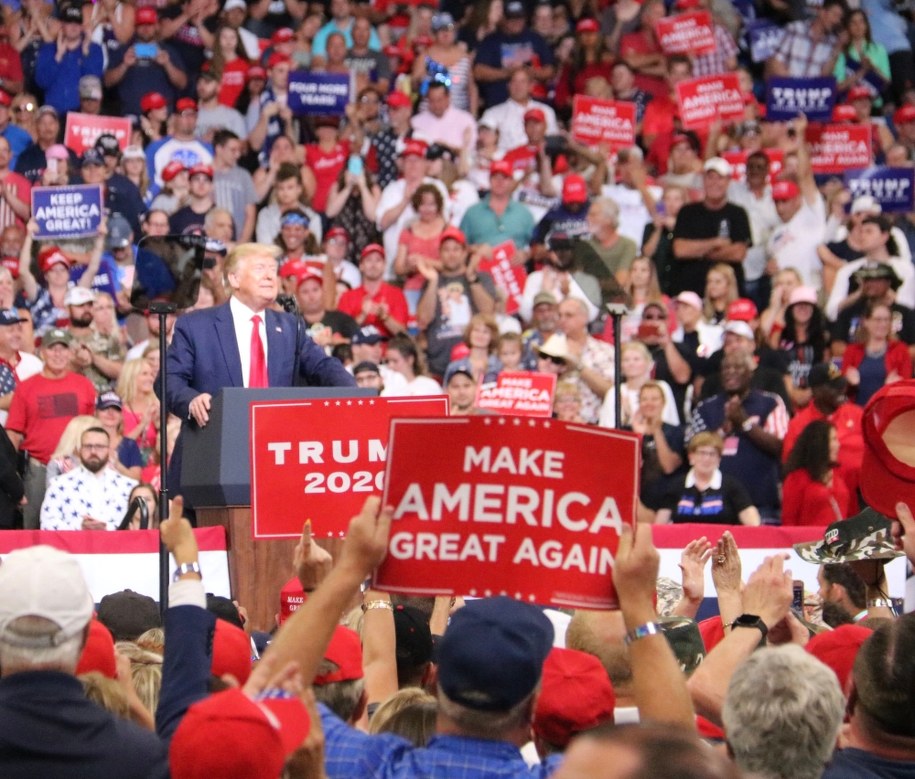 Tysiące osób chciały się dostać na wiec Donalda Trumpa /Paweł Żuchowski /RMF FM