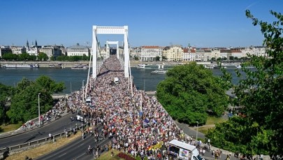 Tysiące osób na ulicach mimo groźby kar