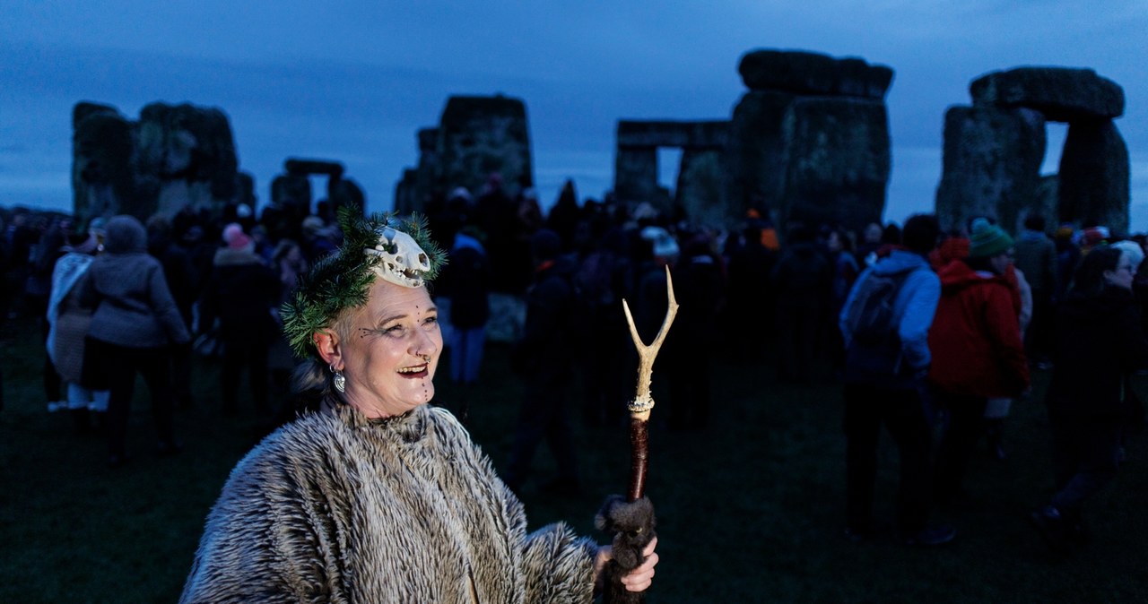 Tysiące osób świętowało przesilenie zimowe w Stonehenge