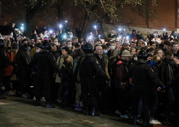 Tysiące Rosjan wyszło na ulice miast /Sergei Ilnitsky /PAP/EPA