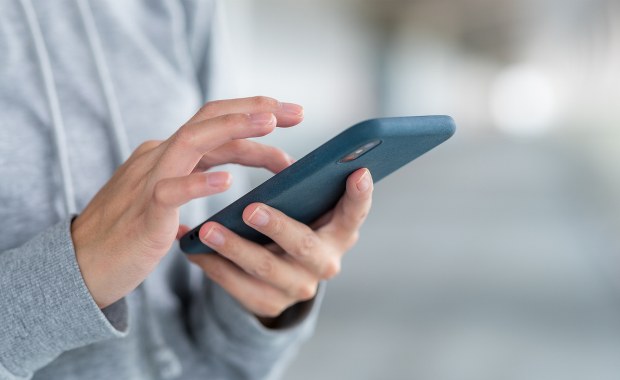 Tysiące SMS-ów od resortu zdrowia. Chodzi o zmiany dot. kwarantanny