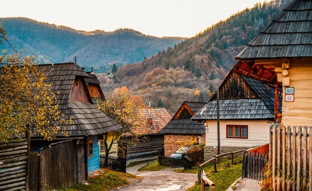 Tysiące turystów, garstka mieszkańców. Słowacka wioska chce zniknąć z UNESCO