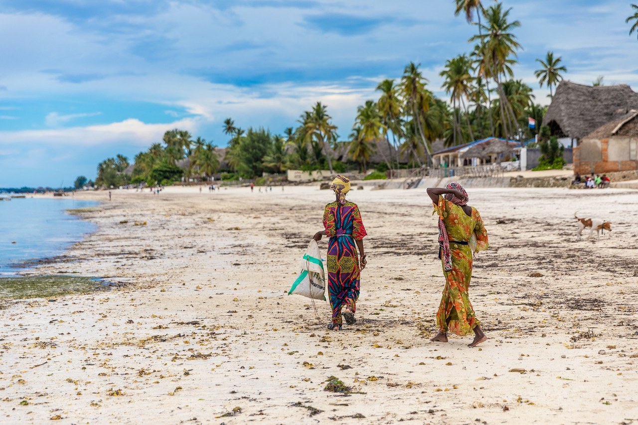 Tysiące turystów na Zanzibarze. Rząd Tanzanii neguje Covid-19