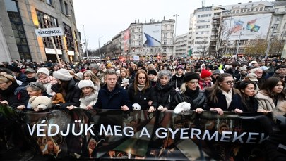 ​Tysiące Węgrów na ulicach Budapesztu. Protest przeciw przemocy i rządom Orbana