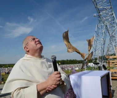 Tysiące wiernych na 18. Spotkaniach Młodych Lednica 2000 