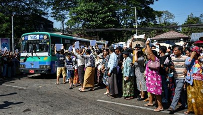 Tysiące więźniów na wolności. Wojskowa junta ma gest