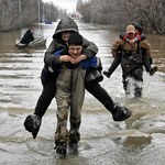 Tysiące zalanych domów, ewakuacja ludności. Gigantyczna powódź w Rosji