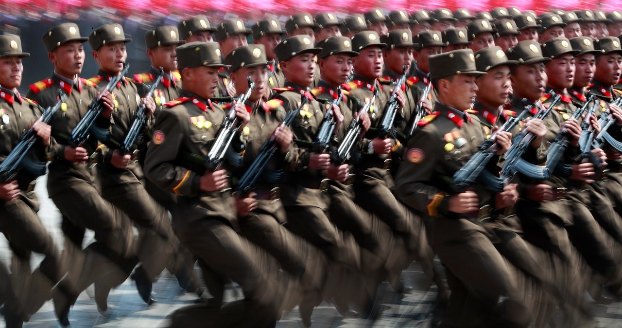 Tysiące żołnierzy na wielkiej paradzie w Korei Płn.
