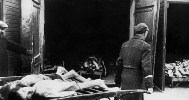 Tysiące Żydów umarło w getcie z powodu głodu i chorób /AFP