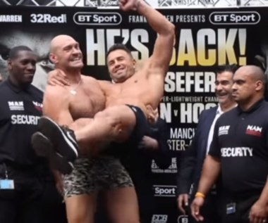 Tyson Fury waży 125 kilogramów przed walką z Seferim