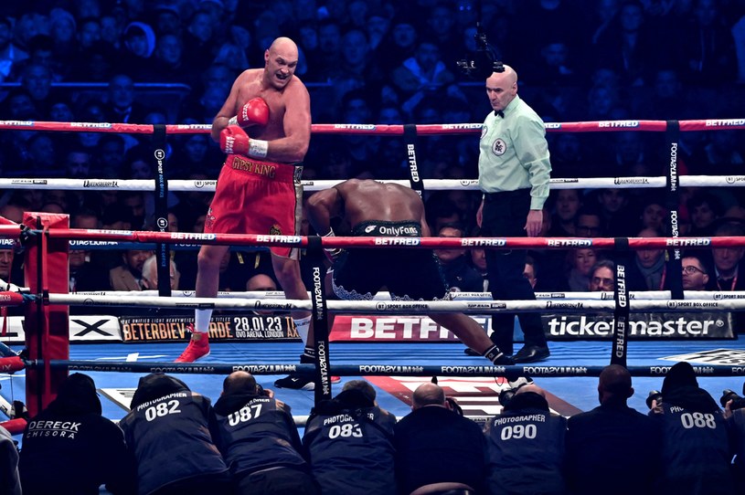 Tyson Fury wygrał przed czasem i po raz trzeci obronił pas WBC!