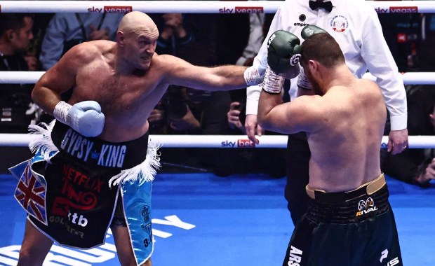 Tyson Fury znów wygrywa i wyzywa Anthony'ego Joshuę