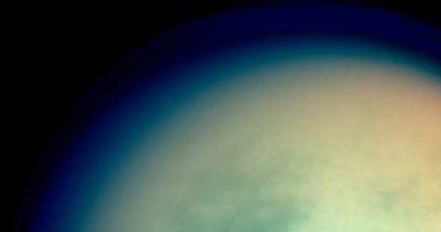 Tytan może kryć organizmy żywe niepodobne do ziemskich (Fot. NASA) /materiały prasowe