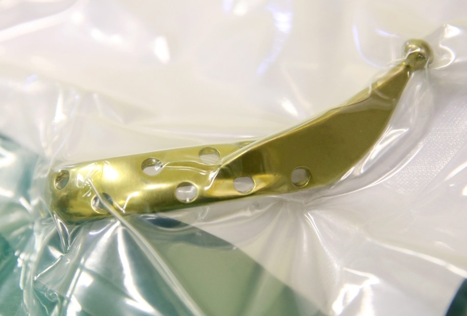 Implanty zamiast T-shirtów?