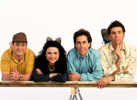 Tytuł serialu pochodzi od nazwiska komika estradowego - Jerry'ego Seinfelda (P) /materiały programowe