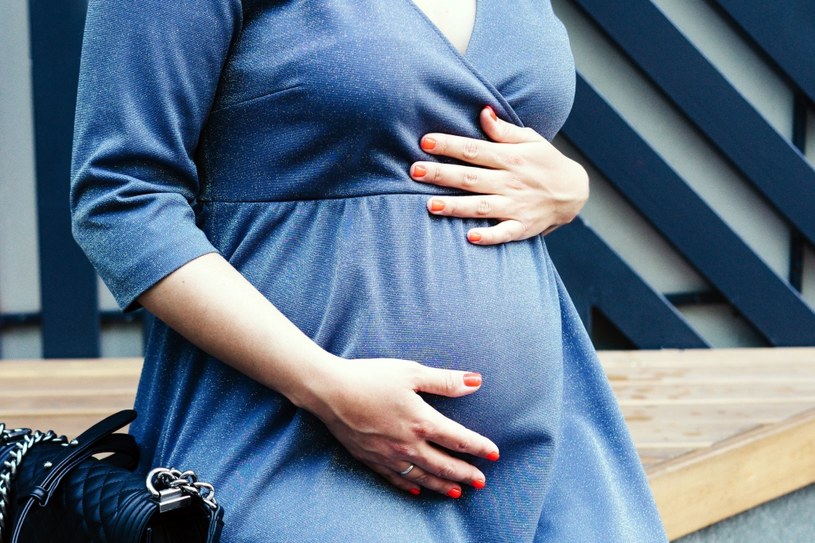 U kobiet które oczekują dziecka i sporo o tym myślą, mogą regularnie pojawiać się sny o ciąży