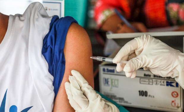 U niezaszczepionych 11-krotnie większe ryzyko śmierci na Covid-19