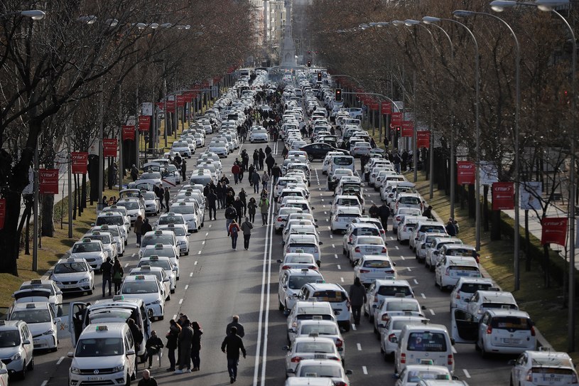Uber wywołuje protesty taksówkarzy w całej Europie. Tu - w Madrycie /Getty Images