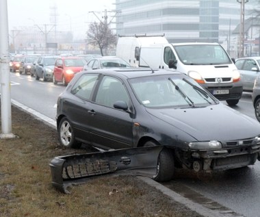 Ubezpieczyciele zarobią podwójnie. Kierowcy nie zgłaszają szkód