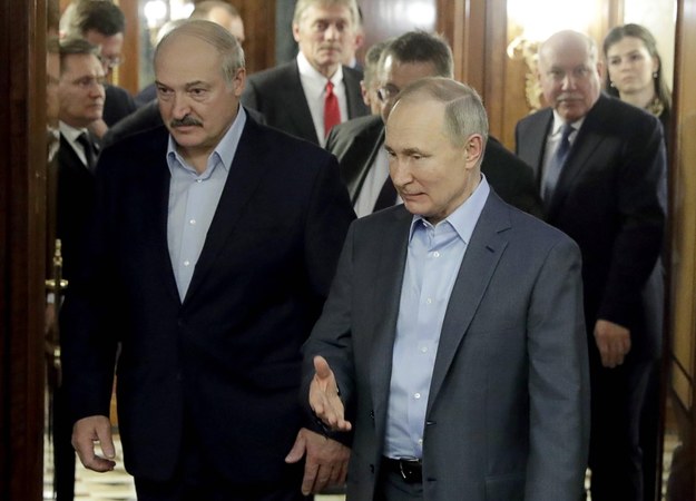 Ubiegający się o reelekcję prezydent Białorusi Alaksandr Łukaszenka i prezydent Rosji Władimir Putin /MIKHAIL METZEL  /PAP/ITAR-TASS
