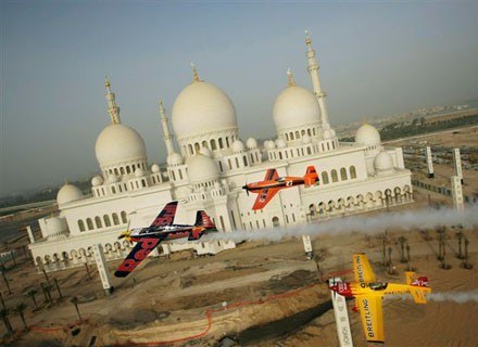 Ubiegłoroczny wyścig w Abu Dhabi, fot. Balazs Gardi /materiały prasowe